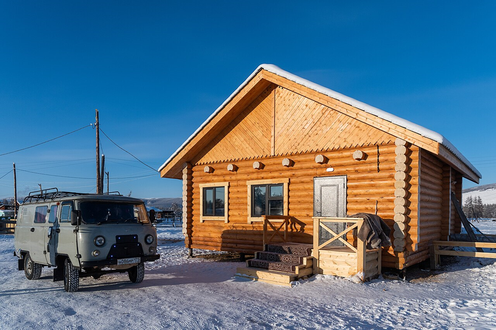 A cozy wooden house in Oymyakon